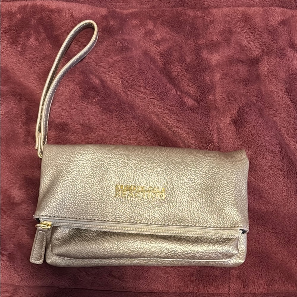 Kenneth Cole Reaction Silver Clutch Wristlet Elegant Design